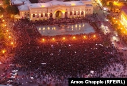 An aerial view of protesters occupying Yerevan's Republic Square on the evening of April 21.