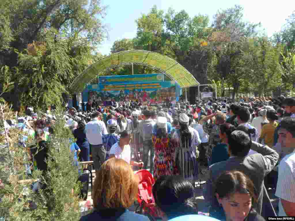 Юбилей узбекского культурного центра прошел в городском парке имени Абая.&nbsp;