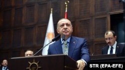 Президент Режеп Тайып Эрдоган бийликтеги АК  партиянын парламенттеги жыйынында. 23-октябрь, 2018-жыл.