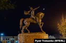Daşkent. Emir Timuryň heýkeli