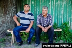 Галавацкія, бацька з сынам