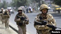 Сарбозони Британия дар Кобул (акс аз соли 2010)