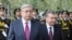 Uzbekistan - Uzbek President Shavkat Mirziyoyev and his visiting Kazakh counterpart Kassym-Jomart Tokayev attend an official welcoming ceremony in Tashkent, Uzbekistan April 15, 2019.  REUTERS/Mukhtar Kholdorbekov