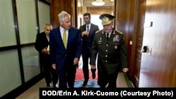 Министры обороны США и Азербайджана в Пентагоне, 5 августа 2013 г.
