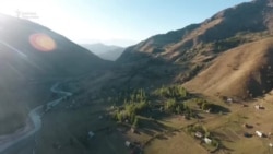 Тоо койнунда жашаган топуктуу эл