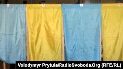 Виборча дільниця у Сімферополі, Крим, 31 жовтня