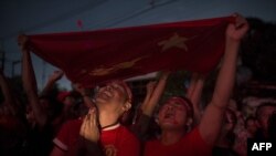 Оппозиция лидеринин жактоочулары. 9-ноябрь, 2015-жыл.