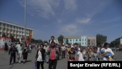 Празднование дня Победы в Оше, 9 мая 2012 года.