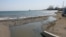 Канализационные стоки стекают в море в Феодосии, архивное фото