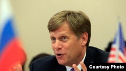 АКШнын Орусиядагы мурдагы элчиси Майкл Макфол