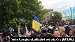 У Дніпрі 9 травня на акціях до Дня перемоги сталися сутички, за даними поліції, 14 людей постраждали