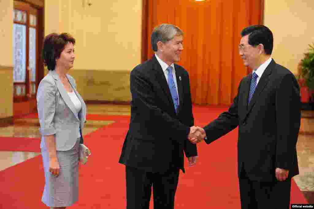 Во время официального визита в Китай, июнь 2012