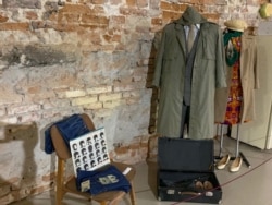 Одяг із крамниць і джинси від фарцувальників