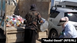 Назди гузаргоҳи Фотеҳобод