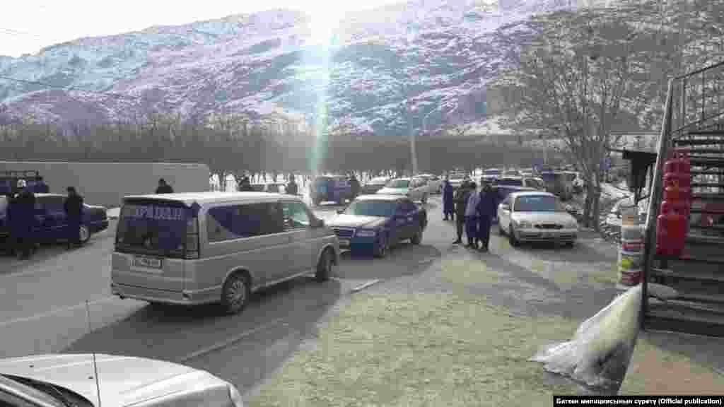 Чек арадагы акыркы жаңжалга эки тарап бири-бирин айыптап жатат.