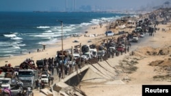 Газа шаарынан чыгып кетүүгө аргасыз болгон палестиналыктар. 17-сентябрь, 2025-жыл