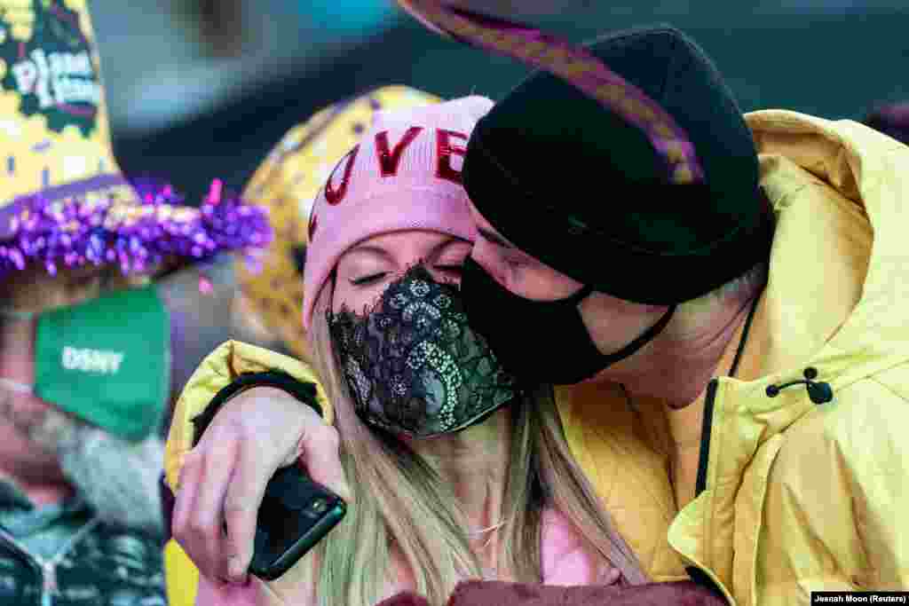 Святкування Нового 2021 року у Нью-Йорку на тлі коронавірусу