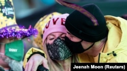 Ашыктар. Нью-Йорк шаары. 2020-жылдын 31-декабры.