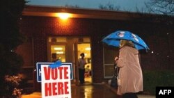 Взяв, Нью-Йорк, Аризону и Иллинойс, Маккейн значительно опередил своих главных соперников Митта Ромни и Майка Хакаби