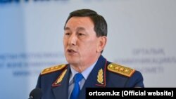 Казакстандын ички иштер министри Калмуханбет Касымов.