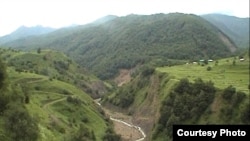 Нохчийн лаьмнаш . Стигалкъекъа бутт,15-г1а де,2007 шо.