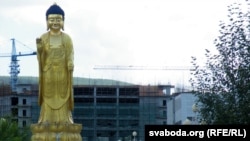 Залаты Буда ў аднайменным парку