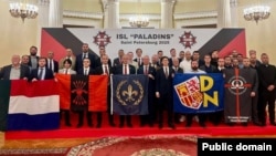 Групове фото учасників «Установчої конференції міжнародної ліги антиглобалістів»