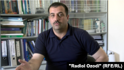 Муҳаммадӣ Ибодуллоев мегӯяд, шоми 27 июн тамоми ширкатҳои мухобиротии Тоҷикистон аз ҳамлаи вируси нав огоҳонида шуданд