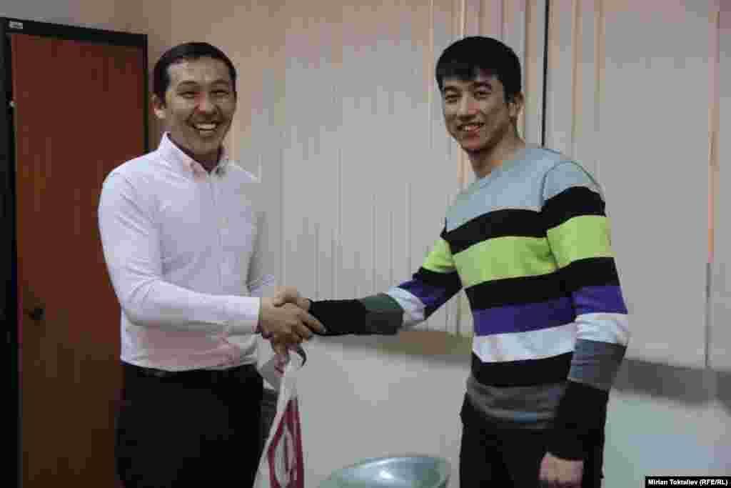 Третьим стал&nbsp;Марат Сайранбаев&nbsp;с фотографией &laquo;Ремесленница&raquo;.​