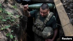 Військовий 30-ї кремої механізованої бригади імені князя Костянтина Острозького на Донеччины, серпень 2025 року