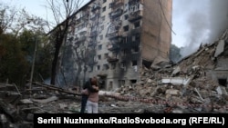 Последствия российской атаки в Соломенском районе Киева