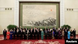 Бээжиндеги форумга 30га чукул өлкөнүн расмийлери катышты.