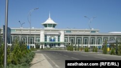 Türkmenbaşy şäheriniň aeroporty täzeden gurlup, ol halkara derejesindäki howa menziline öwrüldi.