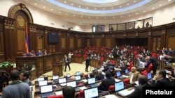 Armenia - The National Assembly debates a Russian-Armenian gas deal, Yerevan, 20Dec2013.