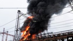 Щодо наслідків російських обстрілів, то, за даними Міненерго, вночі внаслідок удару сталося загоряння обладнання на високовольтній підстанції на Дніпропетровщині (фото ілюстративне)