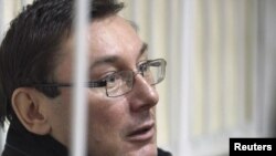 Бывший глава МВД Украины Юрий Луценко в суде, 27 декабря 2010 г