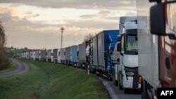 Польські перевізники заблокували рух вантажівок на трьох пунктах пропуску на польсько-українському кордоні з 6 листопада