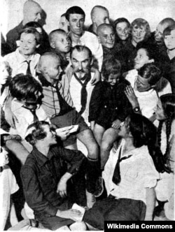 «Піонер більшовизму в Україні тов. М.О. Скрипник разом з іншими піонерами». «Універсальний журнал», 1929 рік