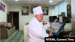 Мамбет Мамакеев. Улуттук хирургия борборун түптөөчүлөрдүн бири.