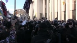 Під Радою вимагали зберегти пільги, націоналізувати VAB-банк та не звільняти «бюджетників»