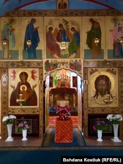 Храм Покрови Божої Матері при військовому шпиталі. Іконостас. Київ, 20 жовтня 2019 року