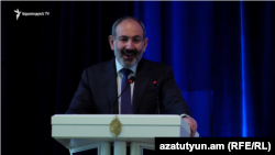 Премьер-министр Армении Ни кол Пашинян выступает на мероприятии по случаю 101-й годовщины полиции, 16 апреля 2019 г.  