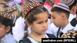 1-nji synp türkmen okuwçysy.