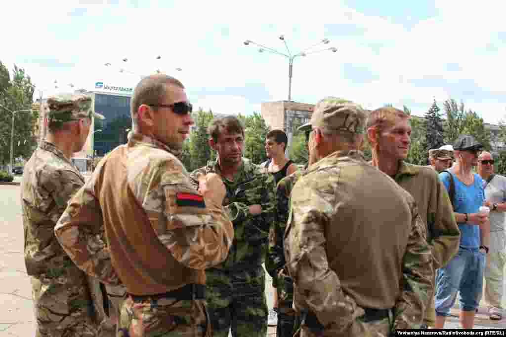 Запорізькі активісти &laquo;Правого сектору&raquo;.