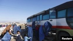 کلینیک سیار صحی در حومه شهر کابل - عکس از آرشیف