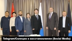 Підписання угоди між китайськими компаніями та підприємством «Каранский кар'єр» в представництві угоуповання «ДНР» в Москві за участі їхнього «прем’єра» Євгена Солнцева