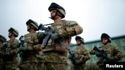 Վրաստան - Աֆղանստան մեկնող վրաց զինծառայողների ճանապարհման հանդիսավոր արարողություն Վազիանի ռազմակայանում, արխիվ