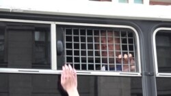 Митрохин опять в автозаке