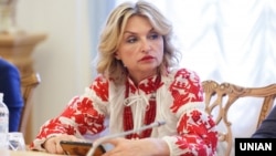 Луценко була призначена представником президента у Верховній Раді у квітні 2017 року