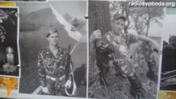 Фото загиблих у Луганську бійців поповнили стіну Небесної сотні в Дніпропетровську